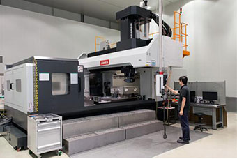 山东师范大学校办车间--工作台使用案例