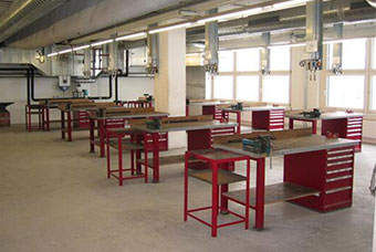 山东发电设备厂使用钳工工作台品质升级