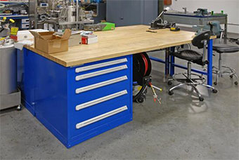 帮助中国重汽动力公司设计钳工工作台